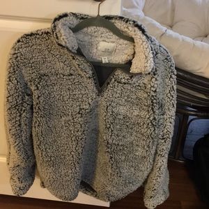 Super cozy and soft pullover in grey!